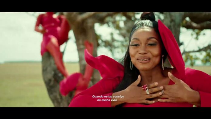 Mr. Bow - Hallelujah (feat. Dama do Bling, Anita Macuacua, Yazy & Marllen) (VÍDEO) Mr. Bow - Hallelujah (feat. Dama do Bling, Anita Macuacua, Yazy & Marllen) (VÍDEO)