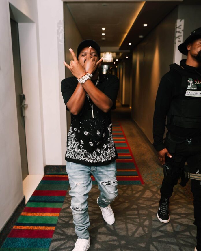 Kabza De Small – Ngisehlali (ft. Chronical Deep & Nkosazana Daughter)