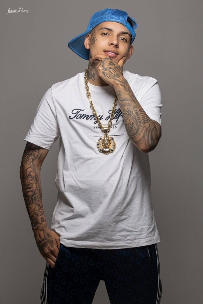 Mc Rick, domina Brasil e Europa com o fenômeno “Penélope Charmosa 2”