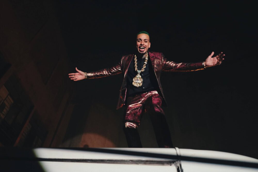 MC Kauan durante as gravações do clipe de “SET DO KAUAN 2.0”, primeiro single de seu próximo álbum "Brazilian Joker" - crédito: Divulgação GR6 / @vicb__