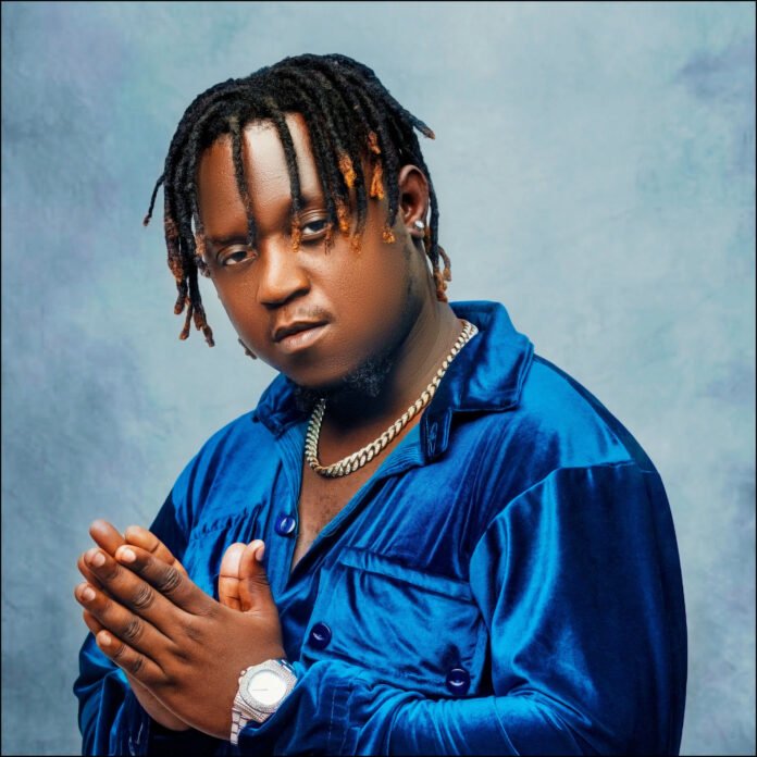 Crazy B – Outro Nível (feat. Flow Beatz)